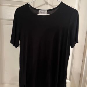 Carolyn Strauss pull over blouse. Size small